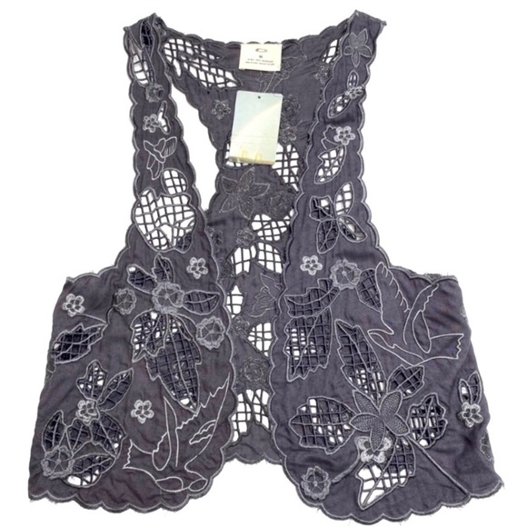 URBAN Outfitters Eyelet Cut-out Lace Open Front Bohemian Vest Gray Size M New - Picture 6 of 8